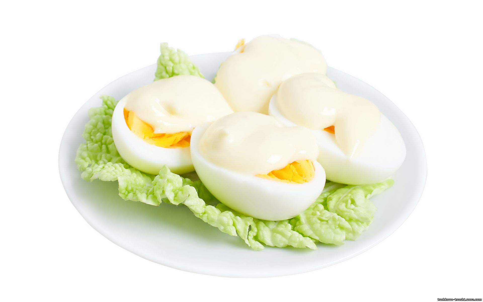 Отварной куриный белок. Вареные яйца. Вареное яйцо на белом фоне. Яйца с майонезом. Отварные яйца на белом фоне.
